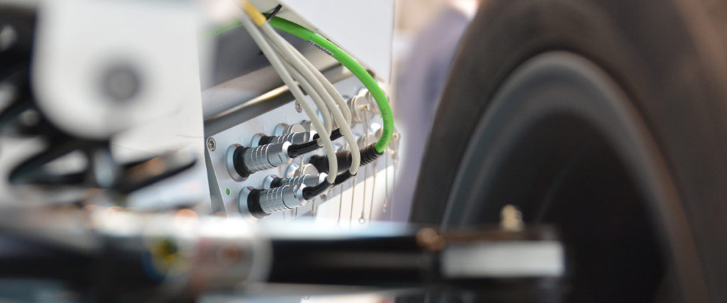 Simcenter SCADAS Satellite unit mounted on SimRod