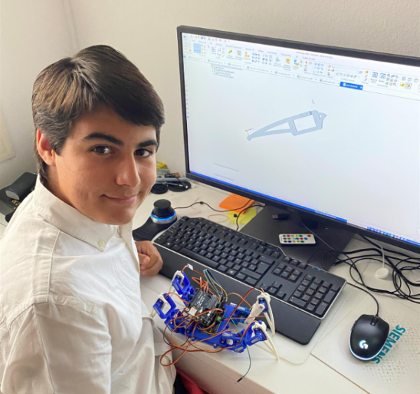 14-year-old Marcos Marfa uses Solid Edge to build his own robot